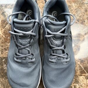 Topo Athletic M-traverse Ortholite Men's Charcoal Athletic Shoes